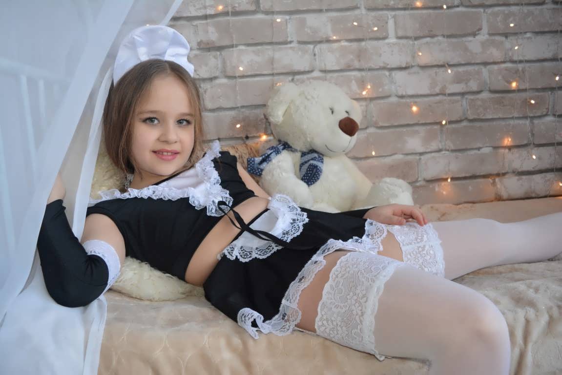[Image: Dasha.model-01.jpg]