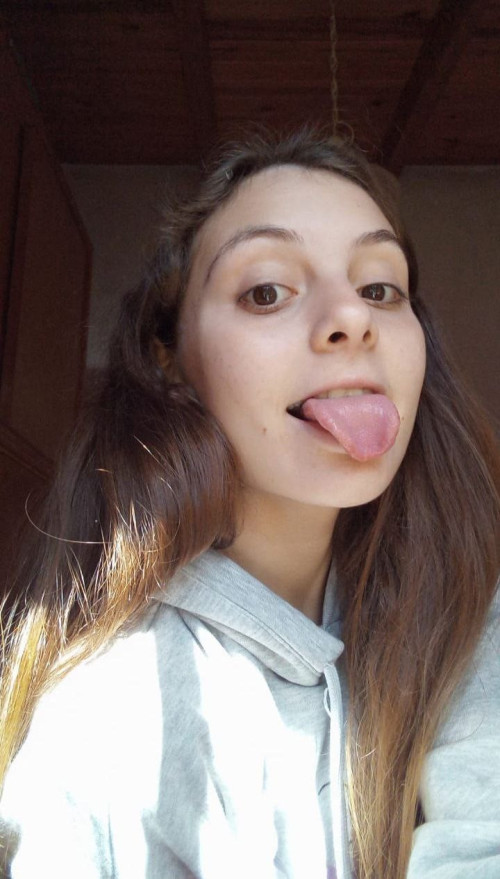 [Image: UY-2ad084b28f03e5b6d.md.jpg]