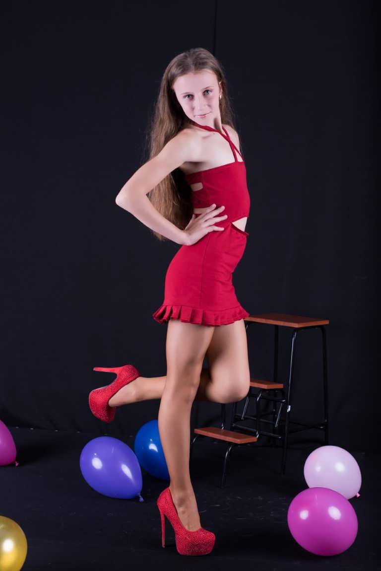 [Image: 1558-Carol.Short.Red.Dress.jpg]